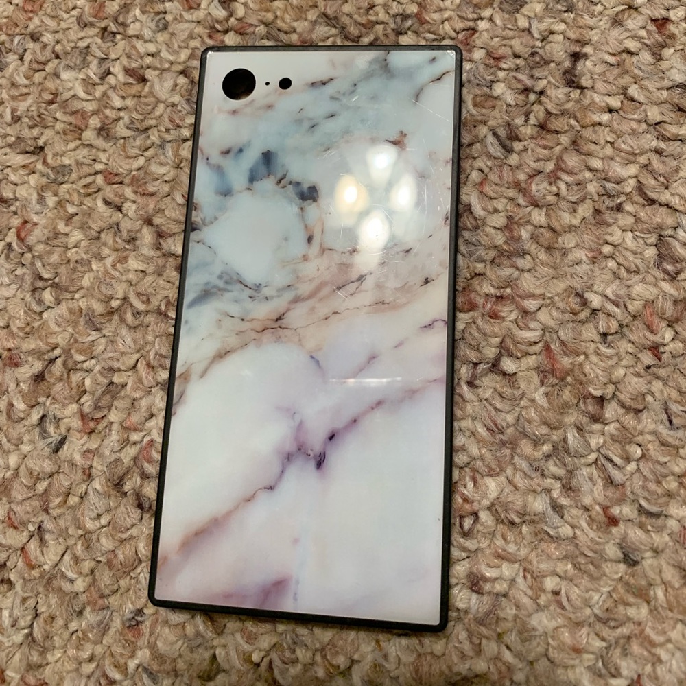 i phone 8 phone case never worn!